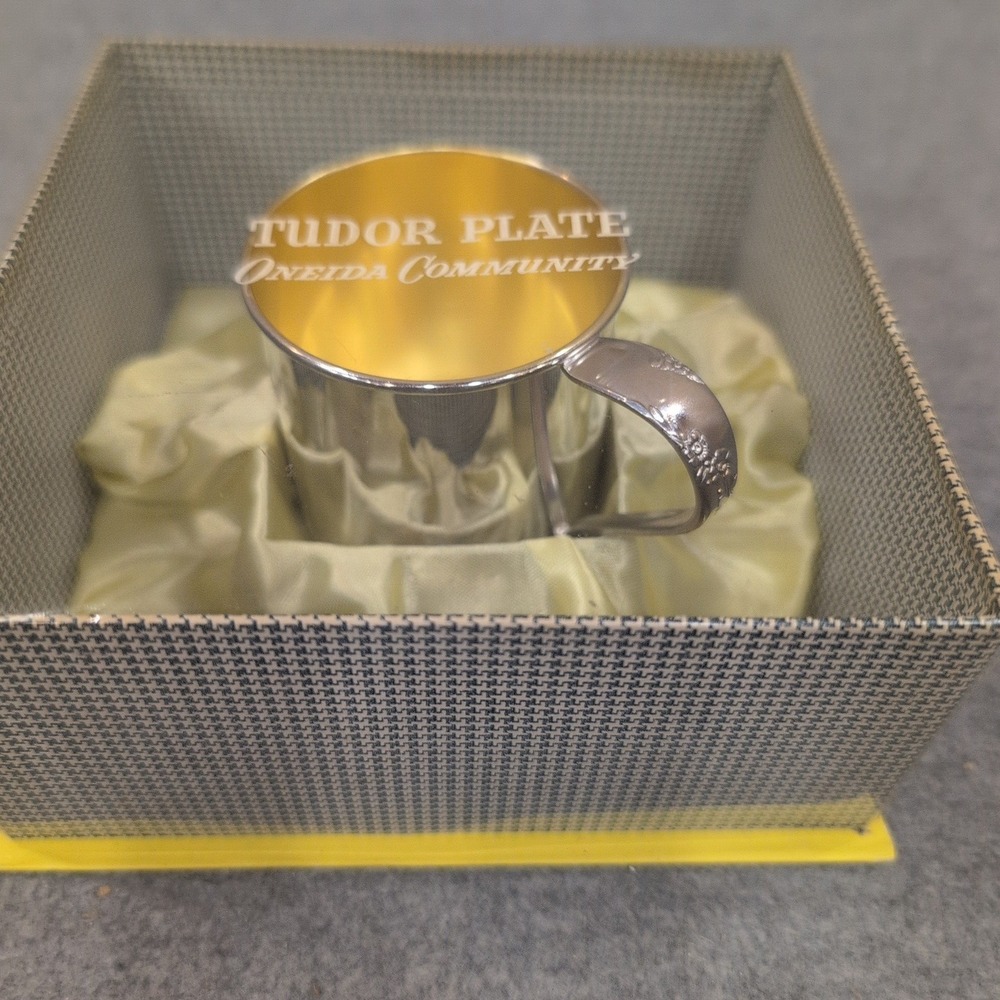 Oneida Community Tudor Plate Vintage Baby Cup Silver Plated Gold Wash Interior - Picture 2 of 8